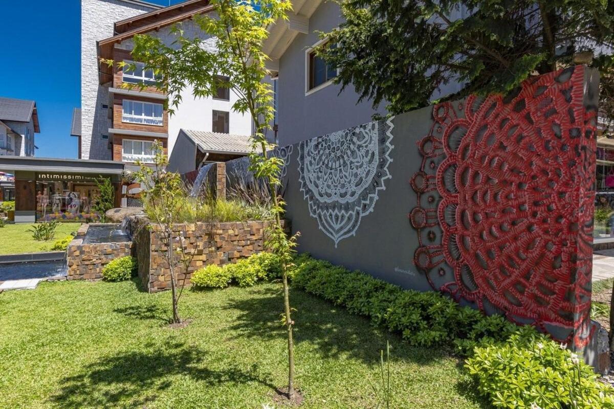 Rosa Edificio Boulevard *