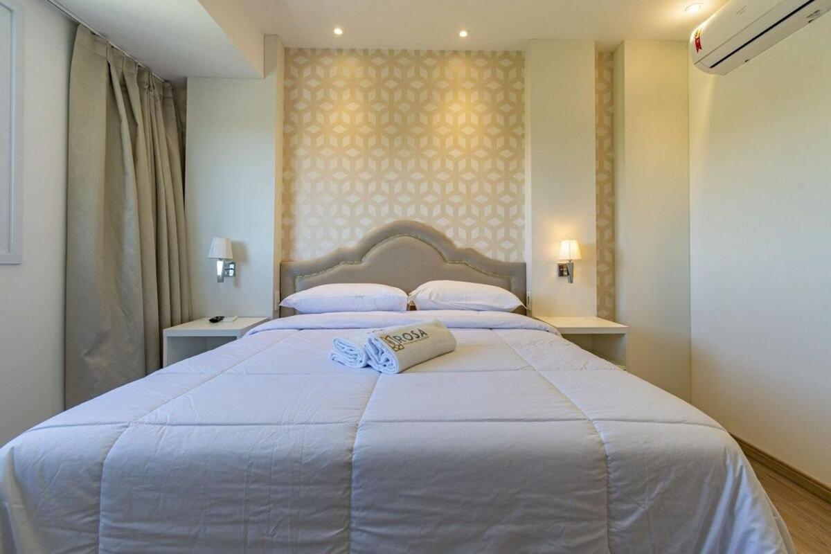 Rosa Edificio Boulevard Apartment